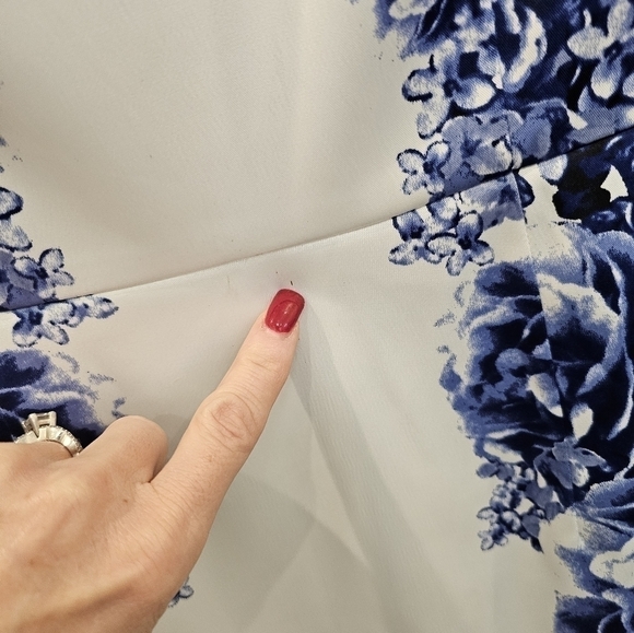 White House Black Market Slimming White Blue Floral Print Sheath Dress Size 2 - Picture 6 of 9